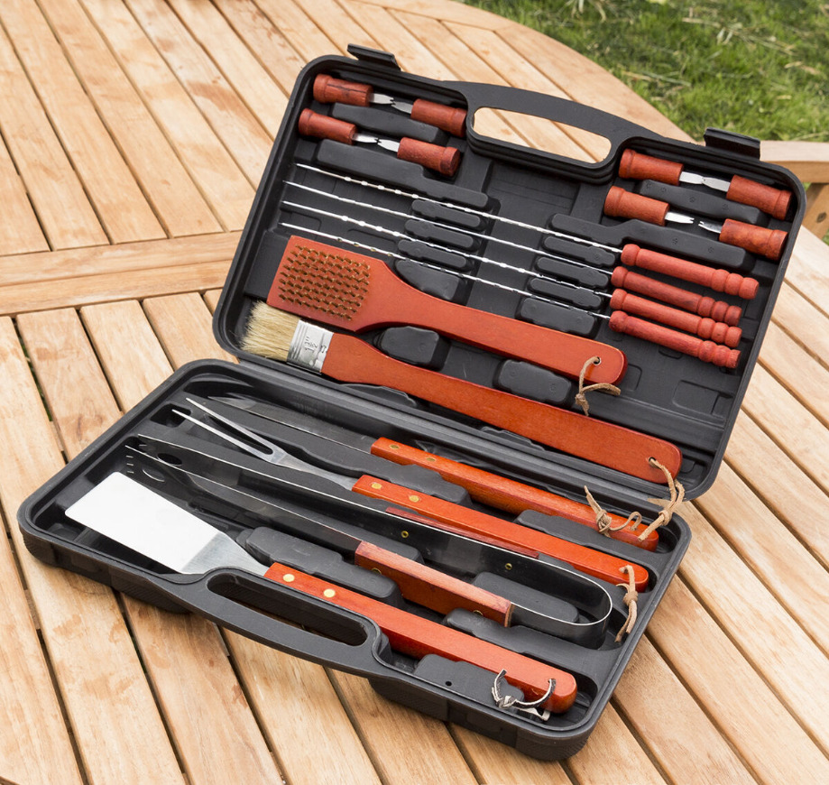 perfekten komplekt za barbekyu s 18 chasti v plastmasov kufar 7243