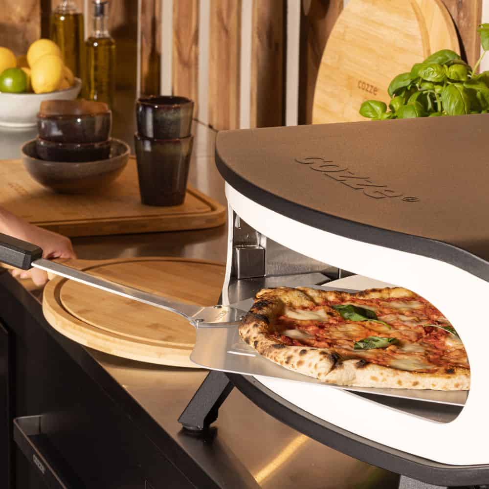 Фурна за пица Cozze 17″ Classic, на газ, с въртящ се камък, термометър и LED бутони – снимка 5 Фурна за пица Cozze 17″ Classic, на газ, с въртящ се камък, термометър и LED бутони – снимка 5