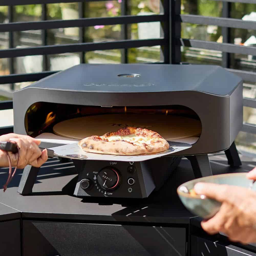 Фурна за пица Cozze Classic 13″ Black Edition, на газ, с въртящ се камък, черна – снимка 2 Фурна за пица Cozze Classic 13″ Black Edition, на газ, с въртящ се камък, черна – снимка 2