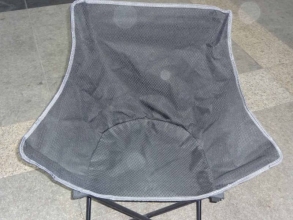 Сгъваем туристически стол в сив цвят до 102 кг.