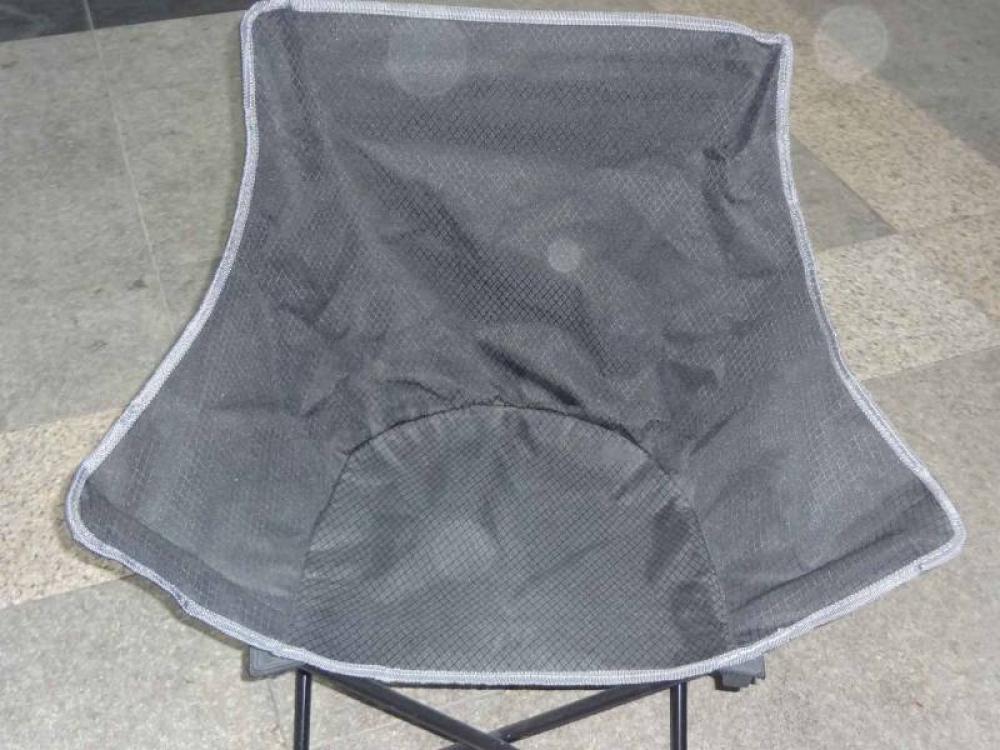 Сгъваем туристически стол в сив цвят