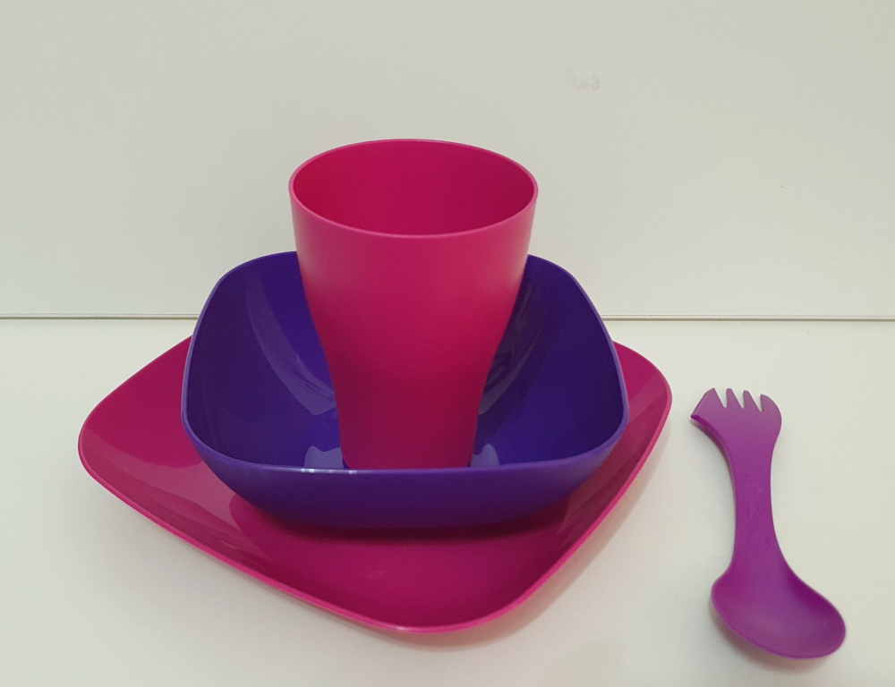 Комплект за пикник с пластмасови прибори и посуда (1690421)