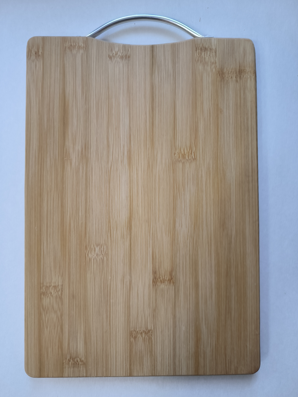 Правоъгълна бамбукова дъска за рязане с метална дръжка 22 х 32 см.