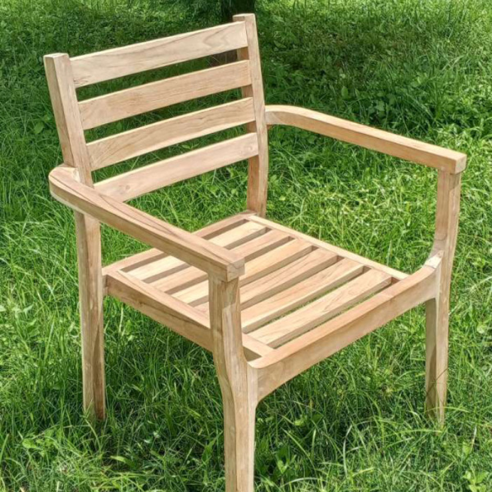 Тиков стол KARIMUN – масивно дърво, етно стил и устойчивост