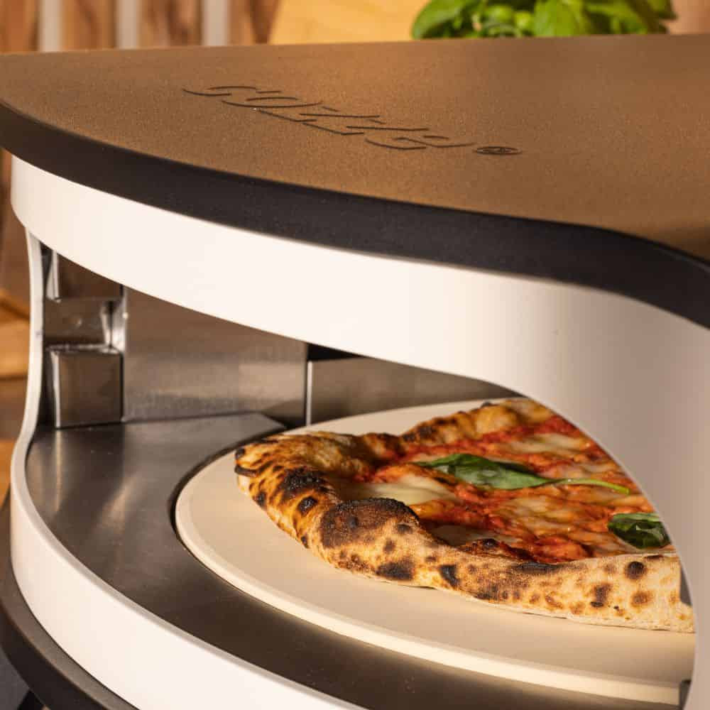 Фурна за пица Cozze 17″ Classic, на газ, с въртящ се камък, термометър и LED бутони – снимка 4 Фурна за пица Cozze 17″ Classic, на газ, с въртящ се камък, термометър и LED бутони – снимка 4