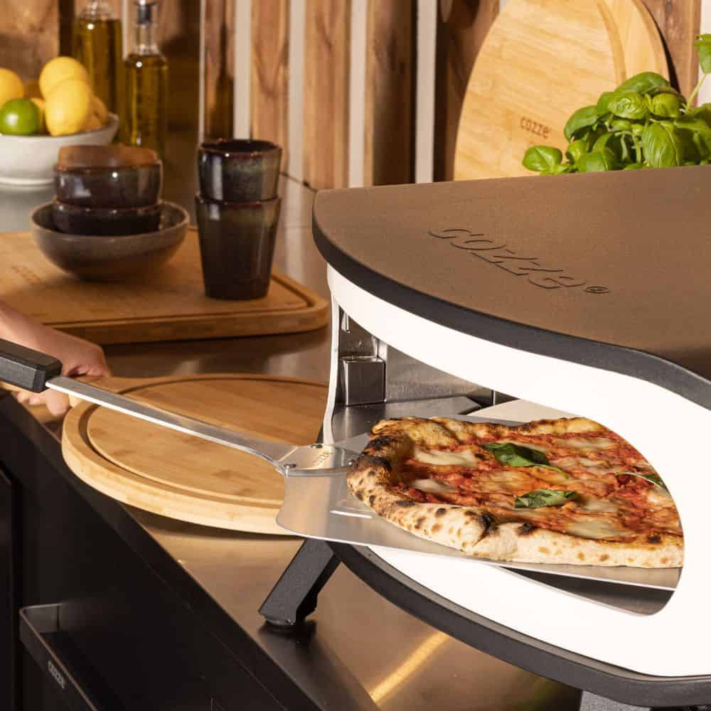 Фурна за пица Cozze 17″ Classic, на газ, с въртящ се камък, термометър и LED бутони – снимка 5 Фурна за пица Cozze 17″ Classic, на газ, с въртящ се камък, термометър и LED бутони – снимка 5